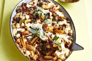 Courgette pasta bake